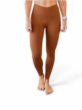 Lily & Lottie Langford V Waist Leggings Size Medium Camel Brown High Rise NEW